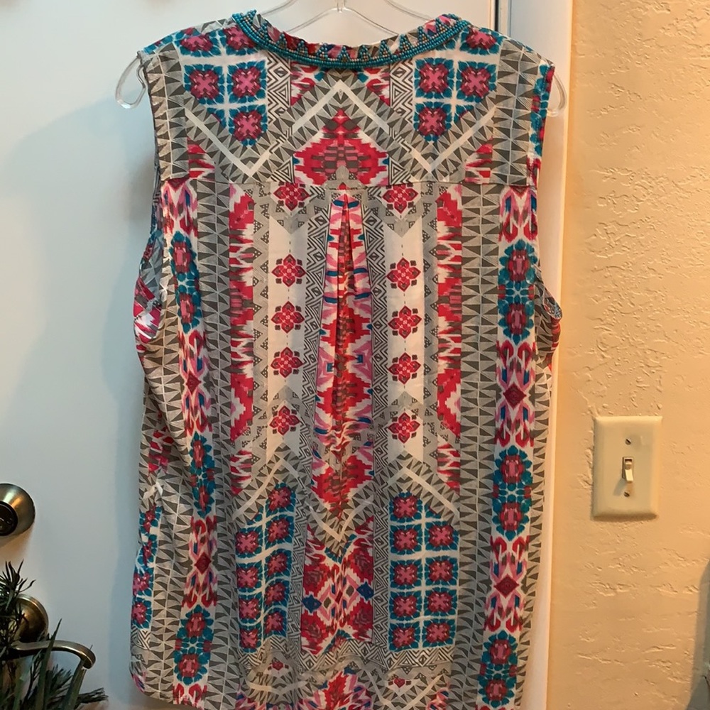 Tribal szL sleeveless top with beaded neckline - Picture 3 of 5